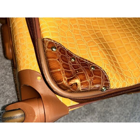 Samantha Brown Set Yellow Croc Spinner‎ Wheeled Luggage & Orange Toiletry Bag - Picture 10 of 16
